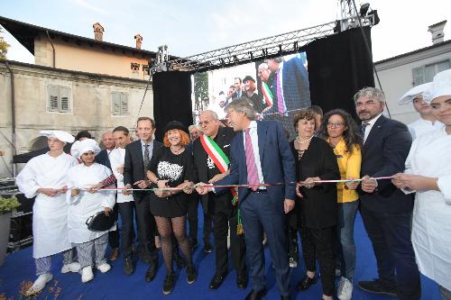 Il governatore del Friuli Venezia Giulia inaugura Gusti di frontiera a Gorizia